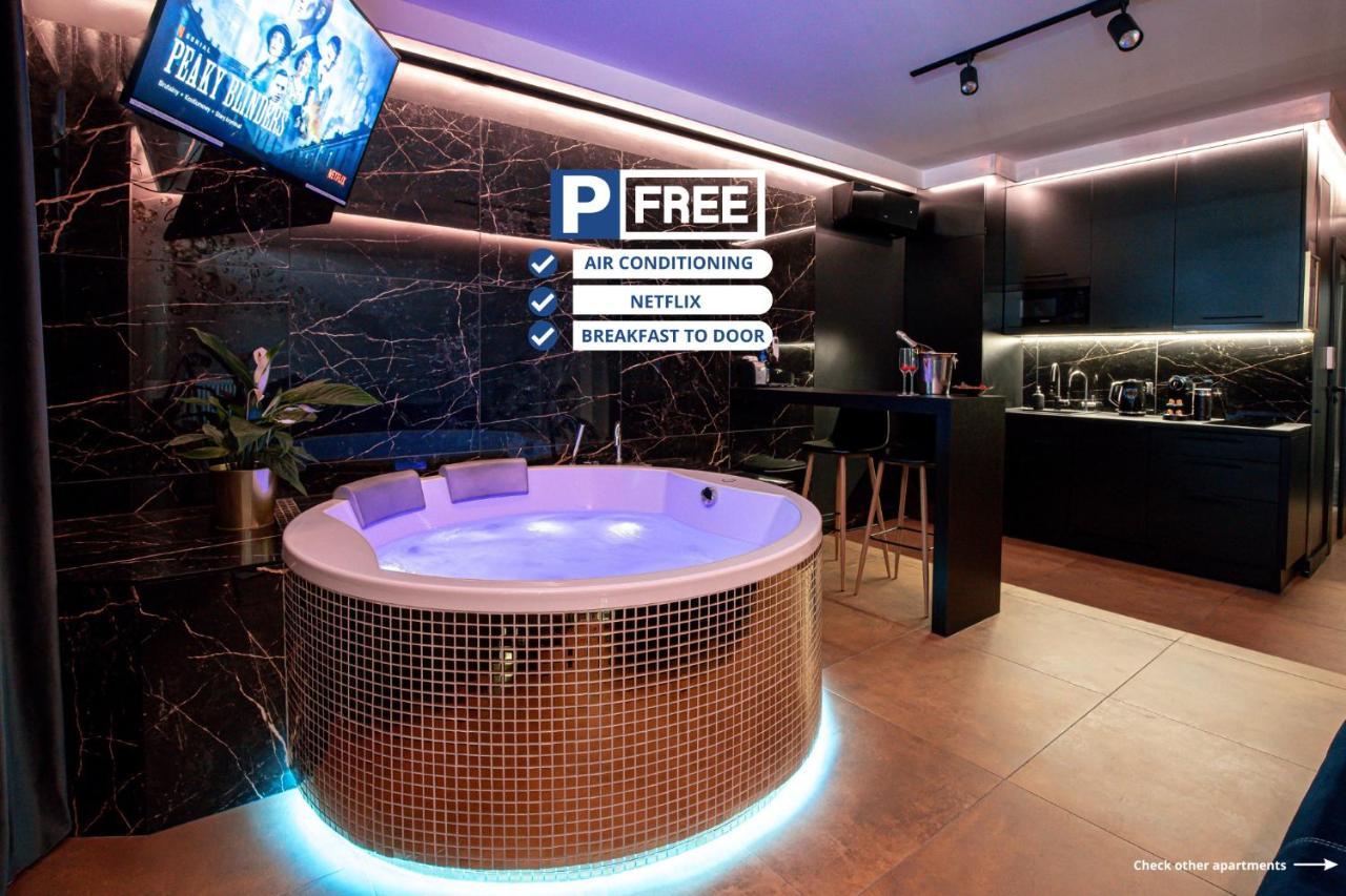 Jacuzzi Glass-House Central Station كراكوفيا المظهر الخارجي الصورة